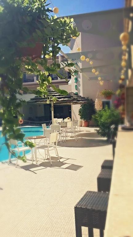 Oasis Hotel Skála Eksteriør bilde